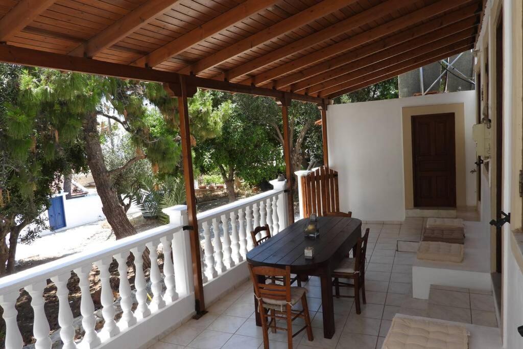 Traditional Villa Efterpi Chalki Town Eksteriør billede