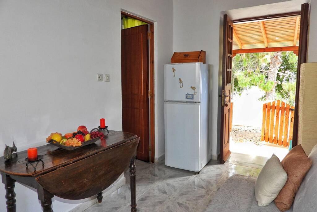 Traditional Villa Efterpi Chalki Town Eksteriør billede